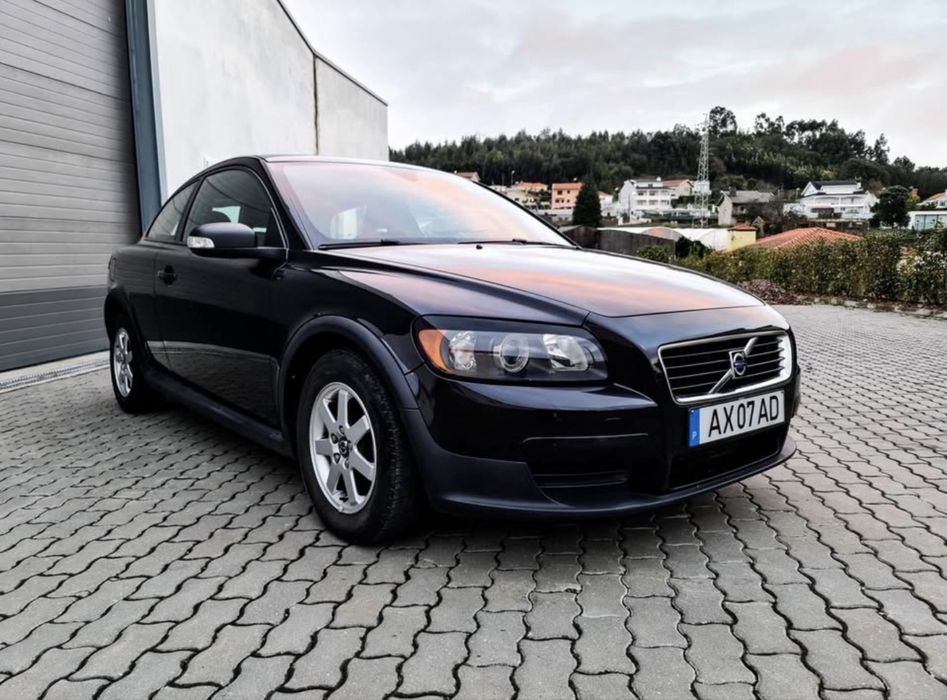 Volvo C30 Hatchback- apenas 4,10 lt aos 100km