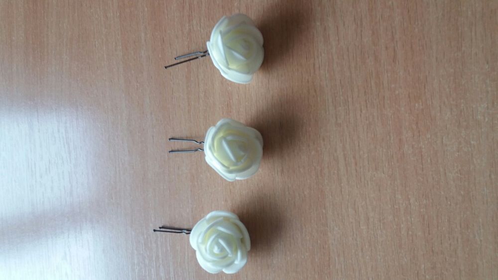 Латексная роза на шпильке