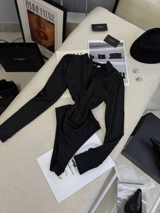 Боді зі змійкою