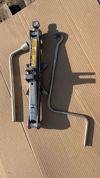 Домкрат Toyota Urban Cruiser,2009-2014,Toyota yaris,оригінал