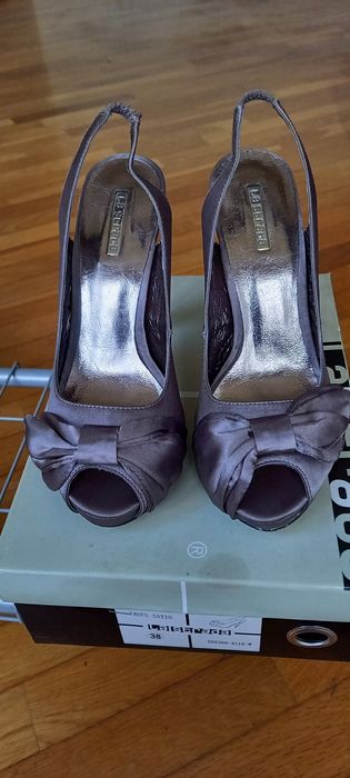 Sapatos de cerimónia em tecido