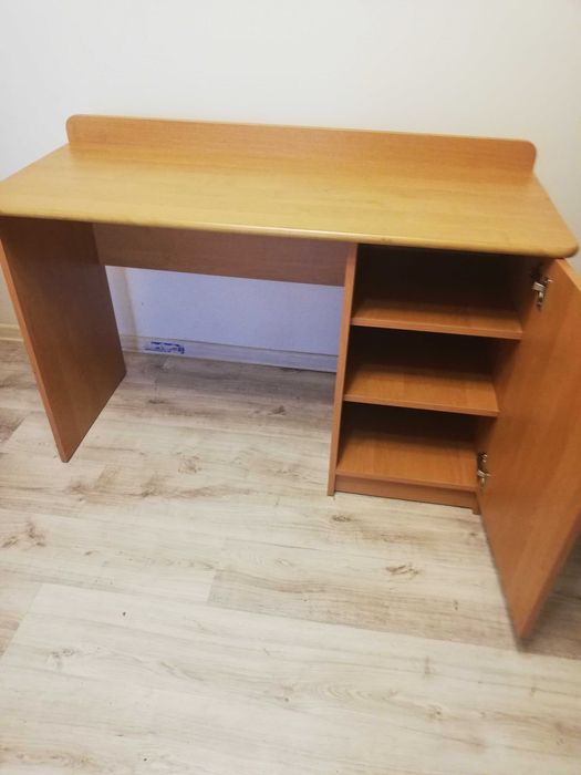 Oddam biurka z szafką