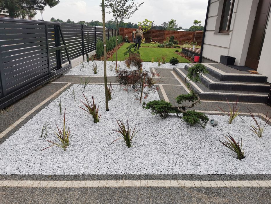 Zakładanie ogrodów - trawnik z rolki - nawadnianie