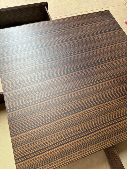 Mesa de centro castanha