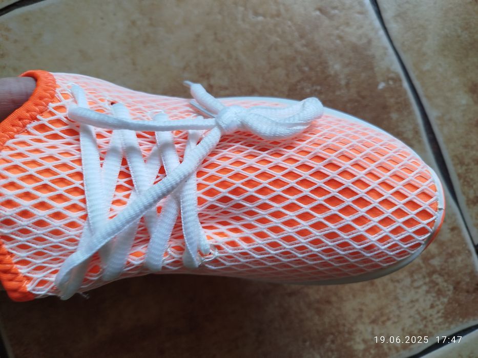 Pomarańczowe adidasy