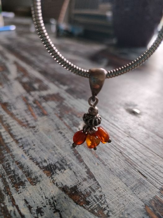 Zawieszka srebro bursztyny