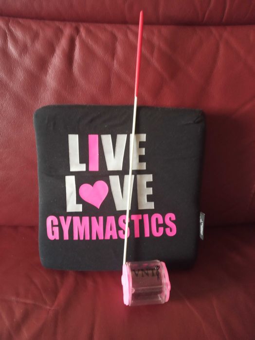 Komplet poduszka do gimnastyki artystycznej i rolet etui do wstążki.