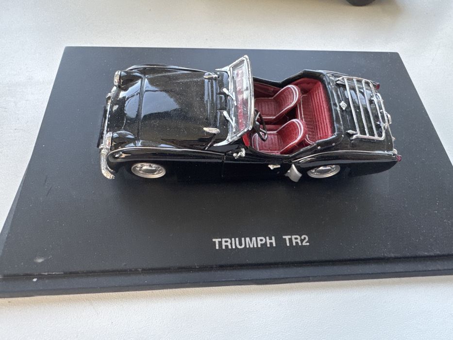 Моделька triumph tr2