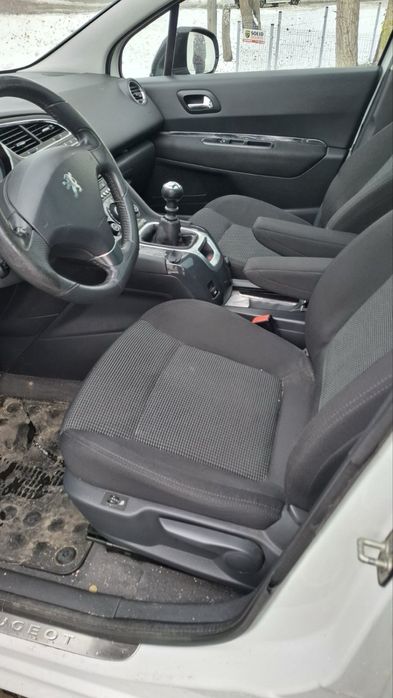 Пежо 5008 1.6 бензин 12 рік 7 місць