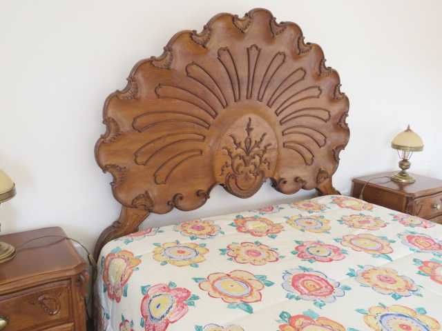 Cama e Mesinhas Vintage