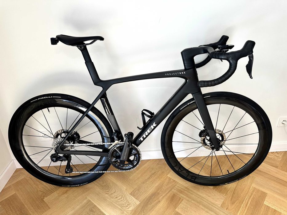 Trek Madone SLR 7 Gen 8 M/L 56 Ultegra Di2 Black Inc 48/58 1000km FV