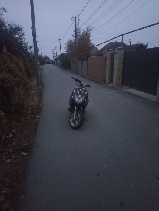 Продам скутер 4т китаец 50кубов