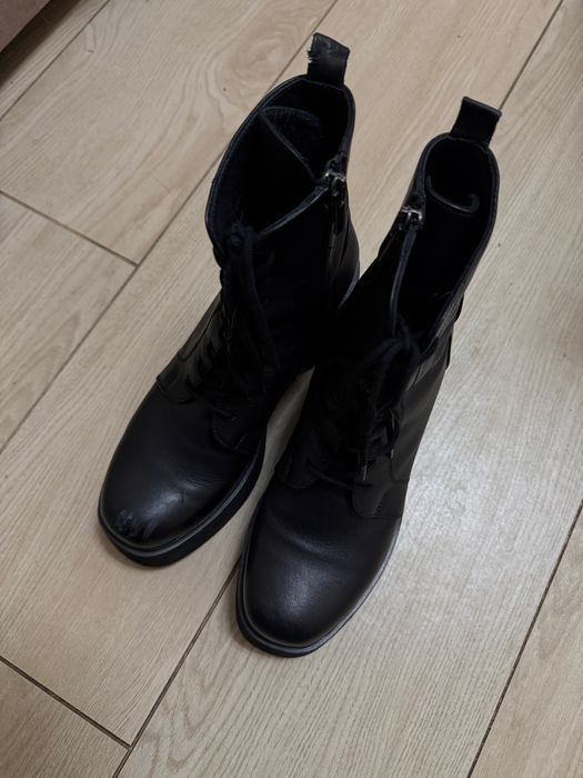 Шкіряні ботинки