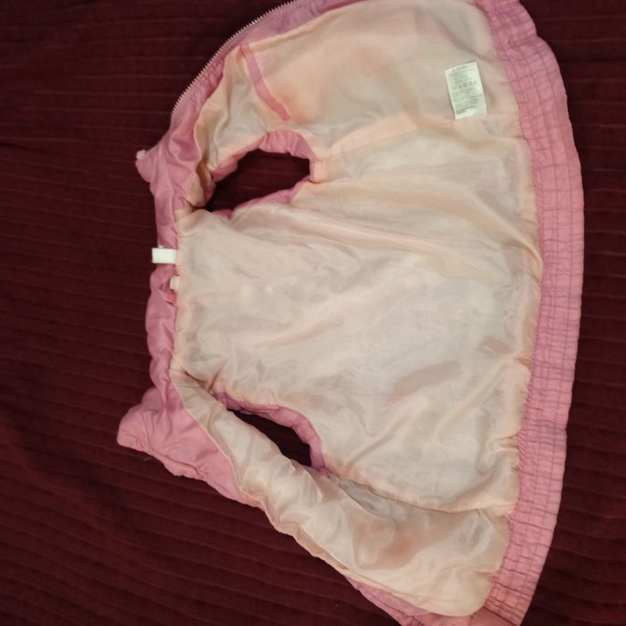 Продам 2 дитячі жилетки.