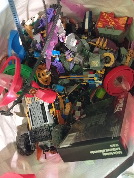 Lego klocki ok. 16kg + figurki + instrukcje