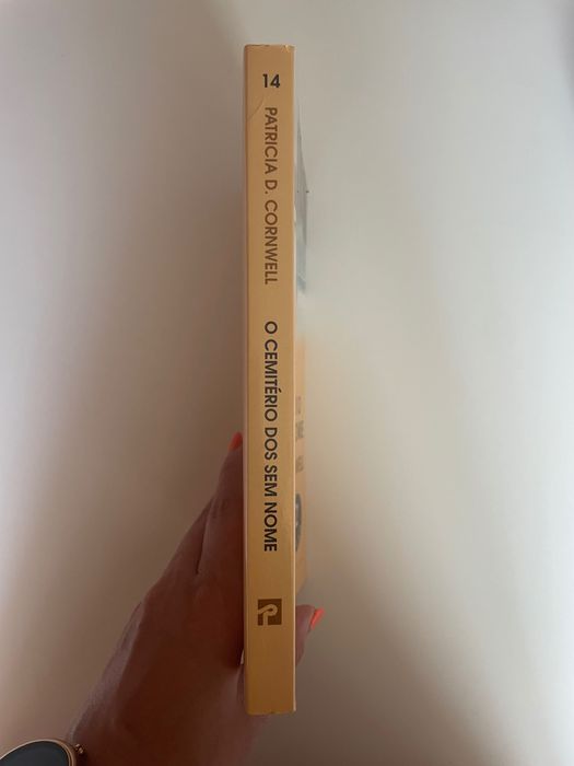 Livro O cemitério dos sem nome - Patricia D. Cornwell