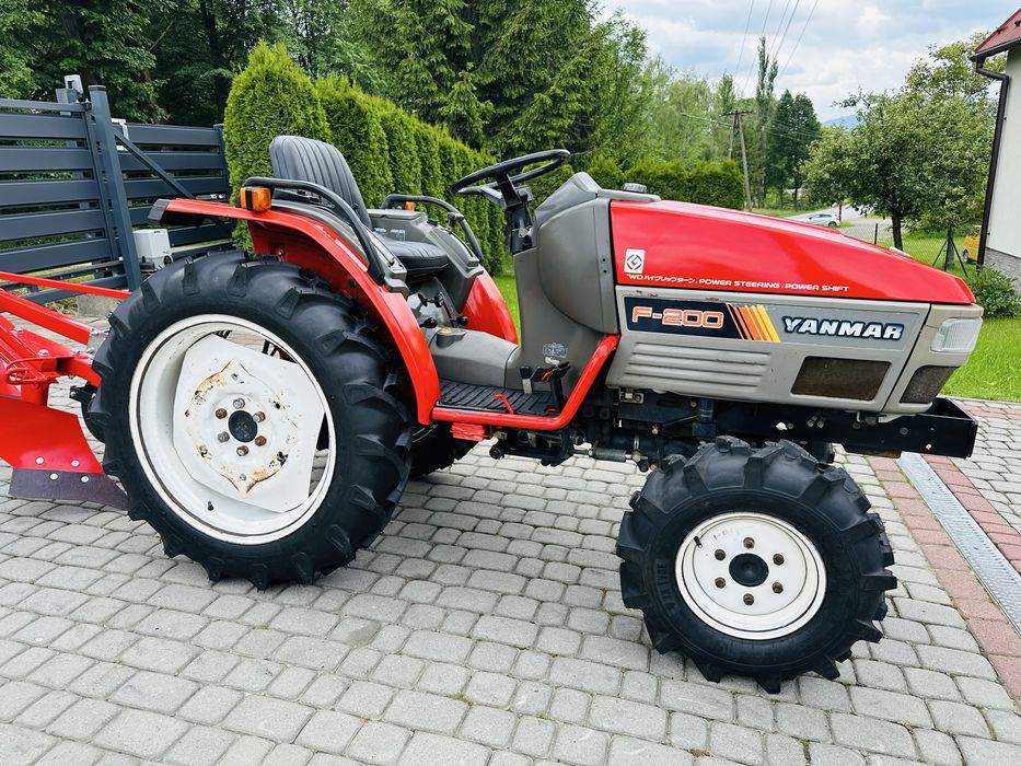 Traktor Yanmar 200 - 4x4 20 km  wspomaganie jak Iseki Kubota