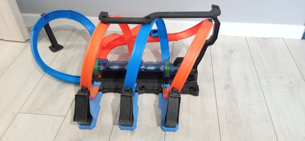 Hot wheels treck