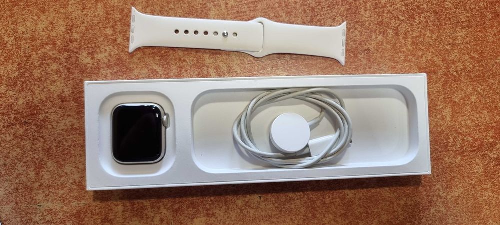 Apple watch se 2 GPS Stan idealny