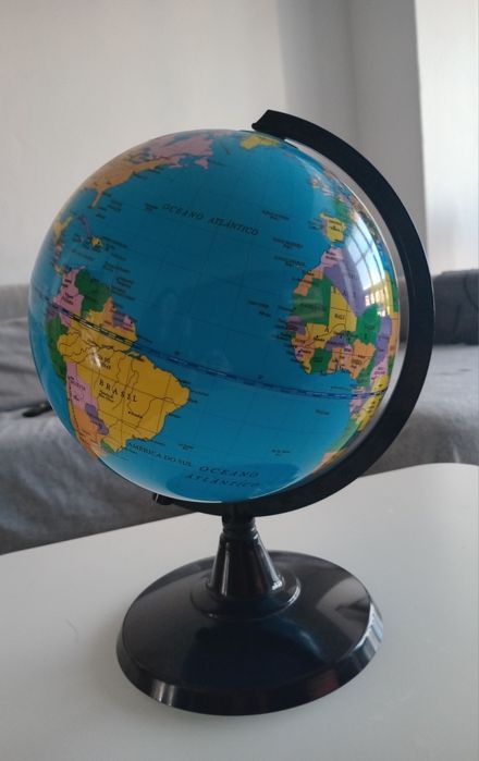 Globo terrestre com 30cm de altura