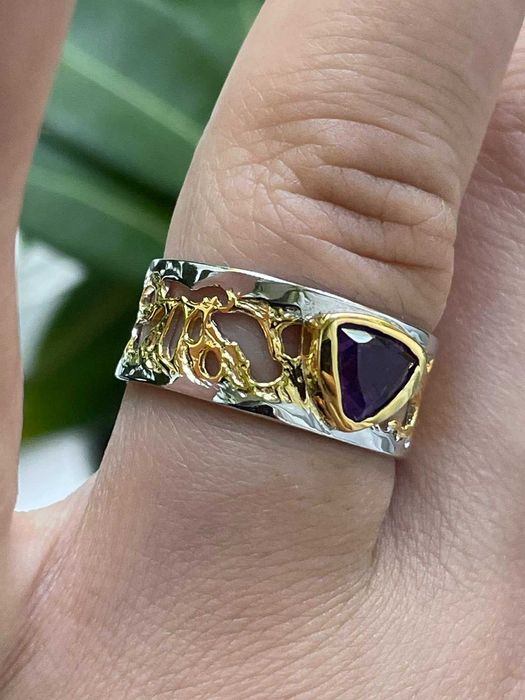 Кольцо из серебра 925 пробы с фиолетовым аметистом 6 мм, размер 18,5