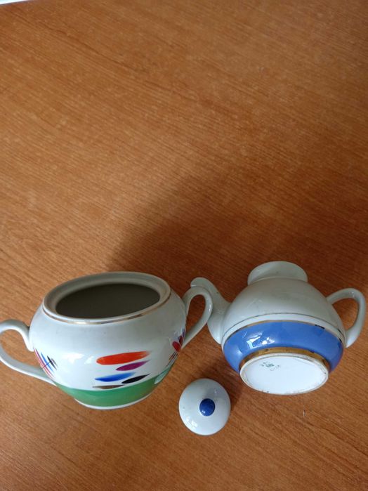 Керамика времён  СССР Сахарница,  заварник.