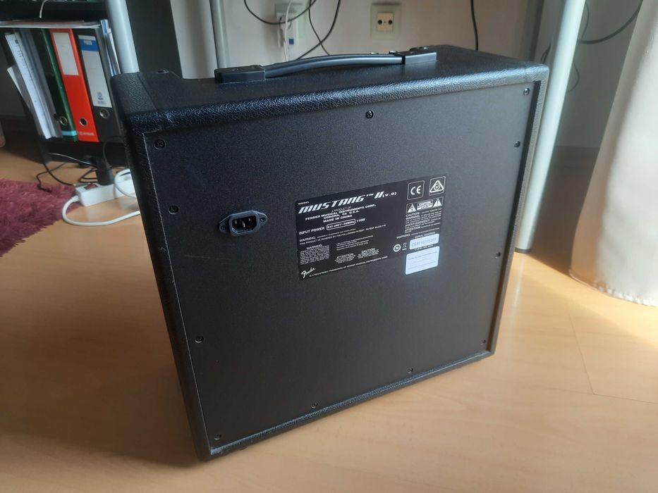 Amplificador Fender Mustang II V.2