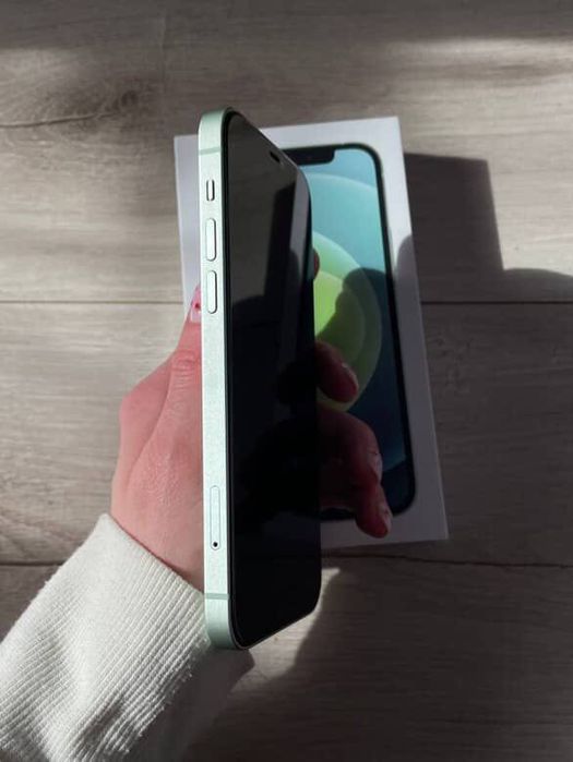 Продам телефон ай12