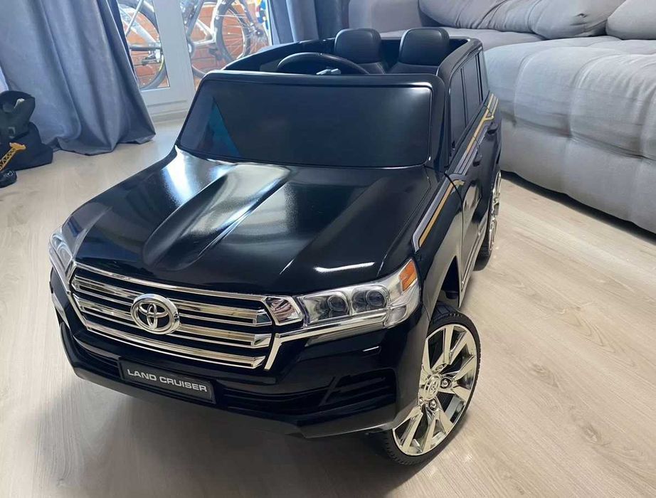 Детский электромобиль Toyota Land Cruiser 200