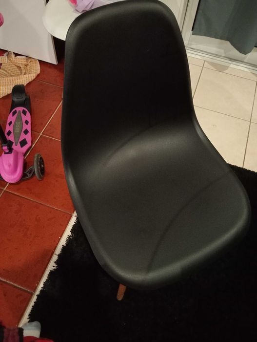 Mesa de cozinha e 4 cadeiras
