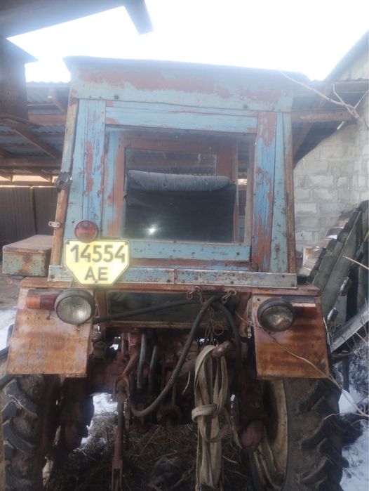 Продам трактор  Т25