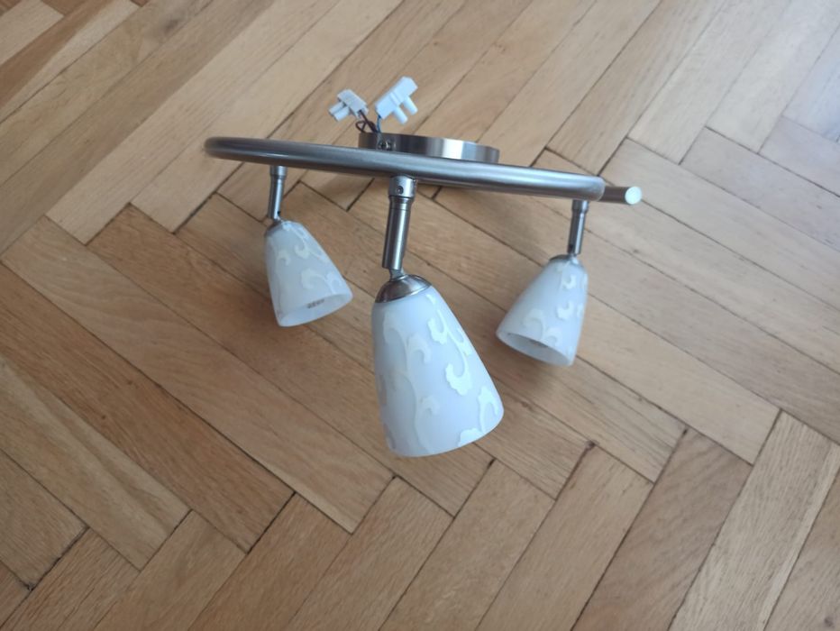 Lampa Pera firmy Massive 3x40W
MASSIVE Lampa  PERA 3x40W 
Najedź kur
