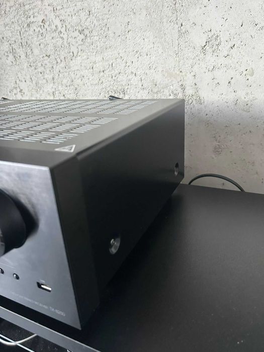 Amplituner ONKYO TX8250b
