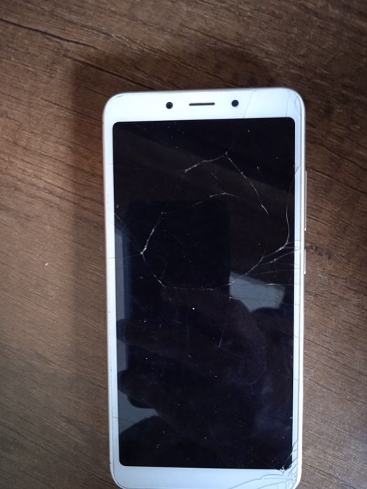 Xiaomi Redmi 6a 2/16  на запчастини