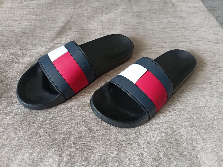 Klapki Tommy Hilfiger, rozm.45-46, długość 30.5 cm.