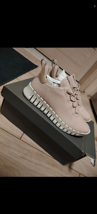 Sprzedam nowe buty sneakersy marki ecco