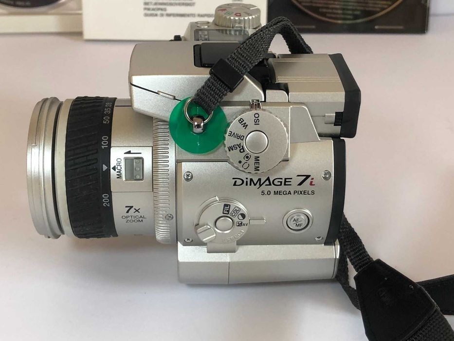 Цифрова камера Minolta DiMAGE 7i CCD комплект коробка