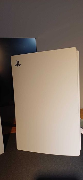 ZESTAW 3x PS: PlayStation 5 Slim (1TB) + PS5 Fat (Napęd) + PS4 + GRY