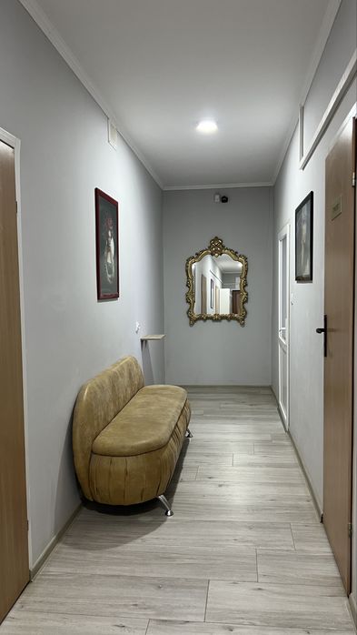 Здається в оренду приміщення вільного призначення площею 17.6 м2