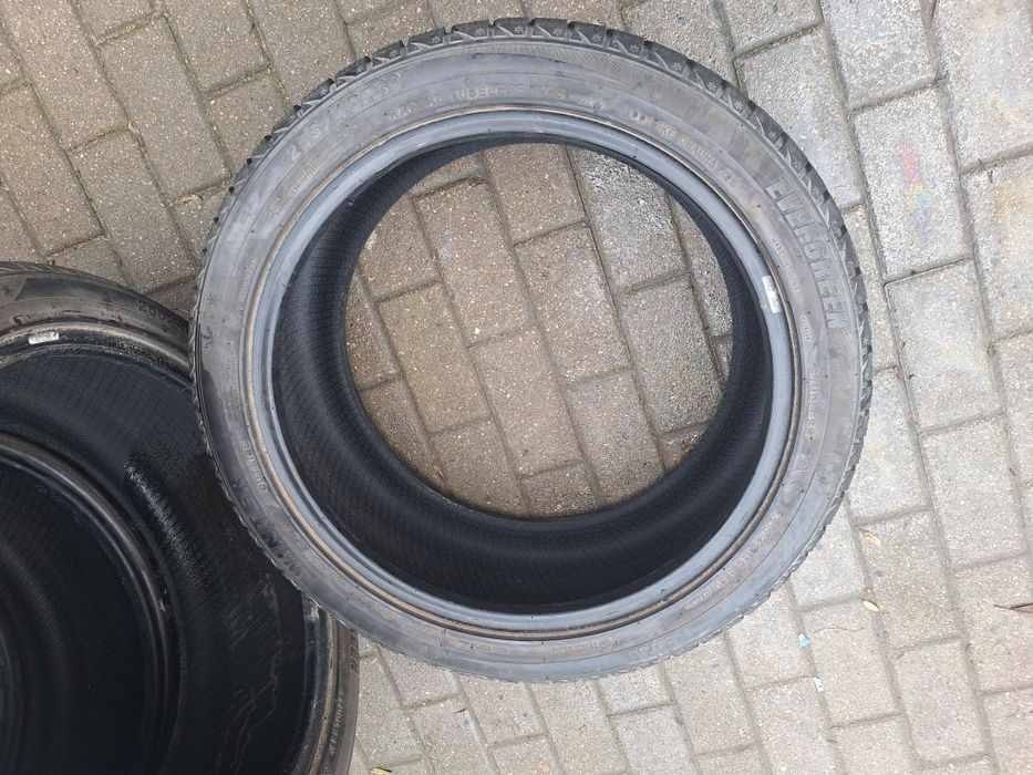 Opony zimowe R19/255/40 komplet