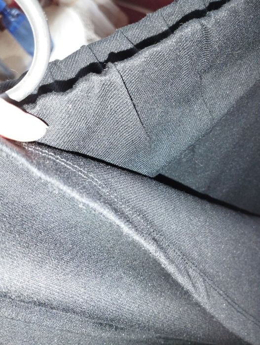 Продаю,Спідниця довга з розрізом.