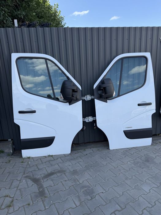 Дверка Передня Права Ліва Біла Renault Master Opel Movano