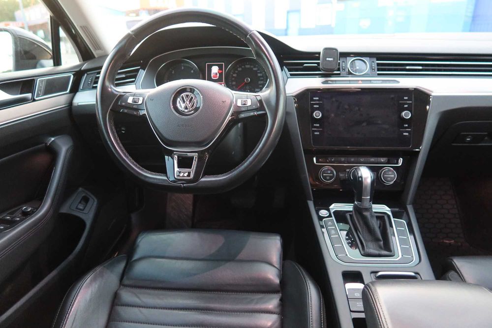 автомобіль passat b8 2017 р