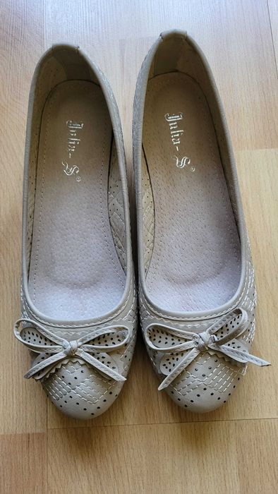 Baleriny damskie na niskim koturnie