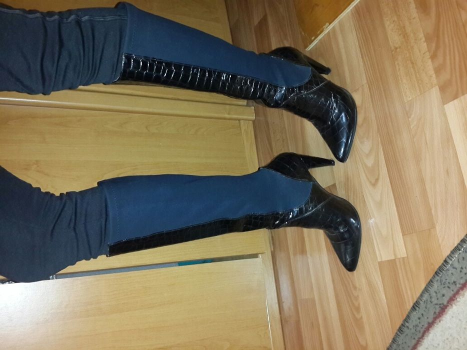 Сапожки-чулки чорного кольору