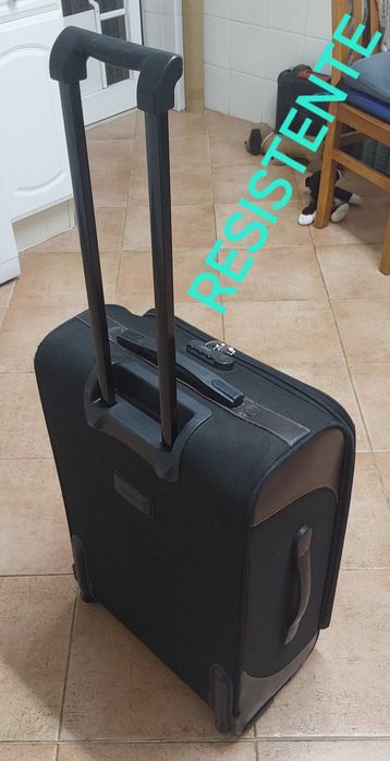 MALA VIAGEM DE PORÃO COM CADEADO CÓDIGO.Casa,Viagens,Mudanças,Passeio.