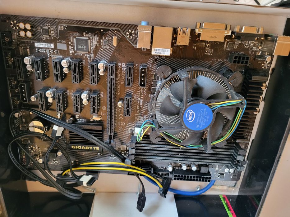 Комлект материнська плата Gigabyte B250