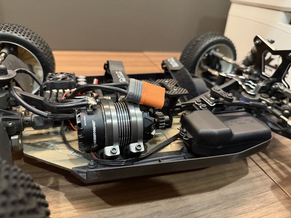 TLR 8ight-X/XE Elite