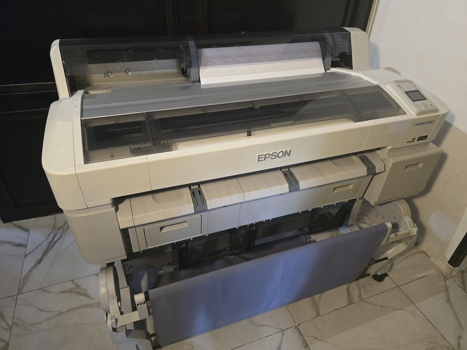 Na sprzedaż: Ploter Epson SureColor SC‑T5200 | Stan bardzo dobry