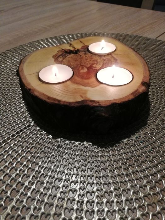 Świecznik z drewna z korą